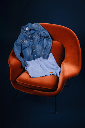 Bild in Slideshow öffnen, Beware of Mainstream upcycling Hemdkleid im Jeans Look
Beware of Mainstream