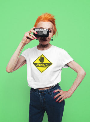 Beware of Mainstream Nachhaltiges weißes T-Shirt Beware of Mainstream